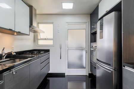 Apartamento à venda com 135m², 2 quartos e 2 vagas Apartamento à venda com 135m², 2 quartos e 2 vagasCozinha