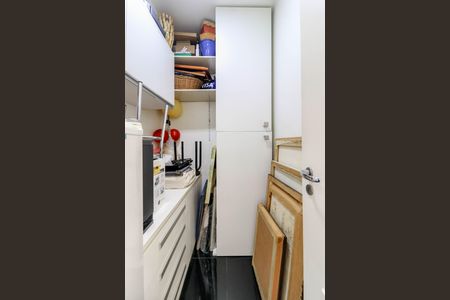 Apartamento à venda com 135m², 2 quartos e 2 vagas Apartamento à venda com 135m², 2 quartos e 2 vagasQuarto de Serviço