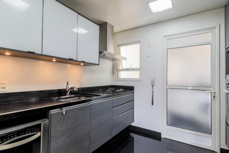 Apartamento à venda com 135m², 2 quartos e 2 vagas Apartamento à venda com 135m², 2 quartos e 2 vagasCozinha