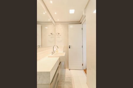 Apartamento à venda com 135m², 2 quartos e 2 vagas Apartamento à venda com 135m², 2 quartos e 2 vagasBanheiro da Suíte 2