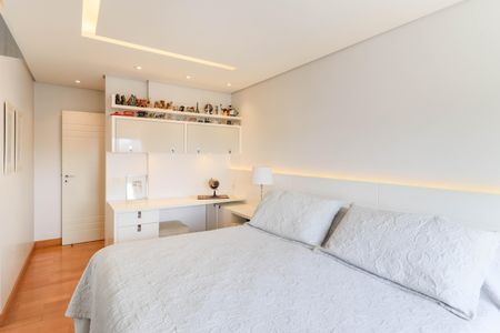 Apartamento à venda com 135m², 2 quartos e 2 vagas Apartamento à venda com 135m², 2 quartos e 2 vagasSuíte 1