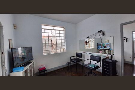 Casa à venda com 2 quartos, 146m² em Floresta, Belo Horizonte