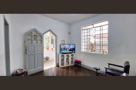 Casa à venda com 2 quartos, 146m² em Floresta, Belo Horizonte