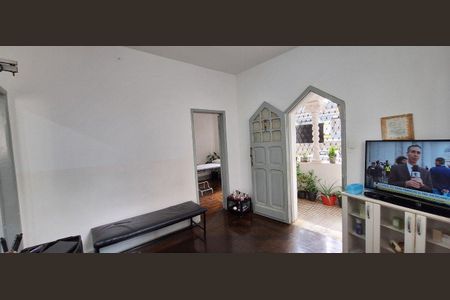 Casa à venda com 2 quartos, 146m² em Floresta, Belo Horizonte