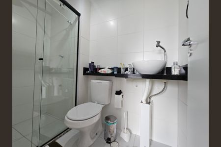 Banheiro de kitnet/studio para alugar com 1 quarto, 28m² em Vila das Belezas, São Paulo