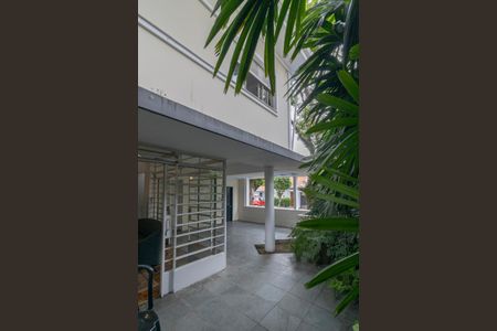 Casa à venda com 220m², 5 quartos e 3 vagas Casa à venda com 220m², 5 quartos e 3 vagasVaranda da Sala