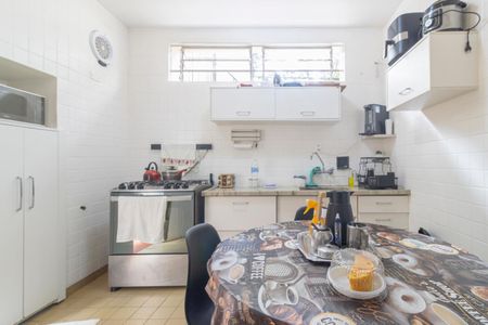 Casa à venda com 220m², 5 quartos e 3 vagas Casa à venda com 220m², 5 quartos e 3 vagasCozinha