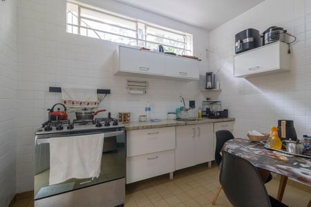 Casa à venda com 220m², 5 quartos e 3 vagas Casa à venda com 220m², 5 quartos e 3 vagasCozinha