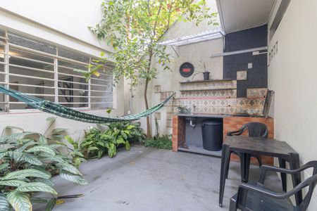 Casa à venda com 220m², 5 quartos e 3 vagas Casa à venda com 220m², 5 quartos e 3 vagasEspaço Gourmet