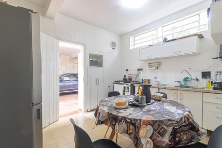 Casa à venda com 220m², 5 quartos e 3 vagas Casa à venda com 220m², 5 quartos e 3 vagasCozinha