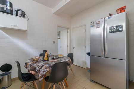 Casa à venda com 220m², 5 quartos e 3 vagas Casa à venda com 220m², 5 quartos e 3 vagasCozinha