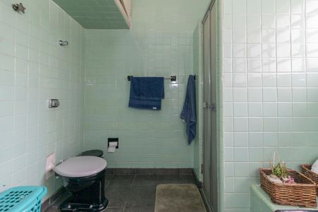 Casa à venda com 220m², 5 quartos e 3 vagas Casa à venda com 220m², 5 quartos e 3 vagasBanheiro