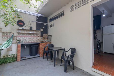 Casa à venda com 220m², 5 quartos e 3 vagas Casa à venda com 220m², 5 quartos e 3 vagasEspaço Gourmet