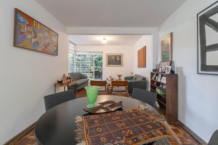 Casa à venda com 220m², 5 quartos e 3 vagas Casa à venda com 220m², 5 quartos e 3 vagasSala de Jantar