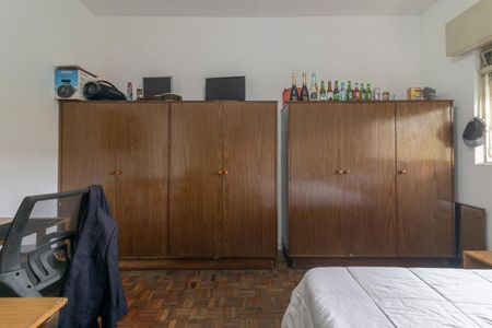 Casa à venda com 220m², 5 quartos e 3 vagas Casa à venda com 220m², 5 quartos e 3 vagasQuarto 2