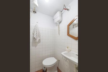 Casa à venda com 220m², 5 quartos e 3 vagas Casa à venda com 220m², 5 quartos e 3 vagasBanheiro de serviço