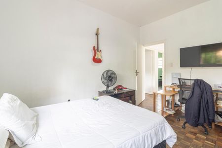 Casa à venda com 220m², 5 quartos e 3 vagas Casa à venda com 220m², 5 quartos e 3 vagasQuarto 2