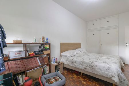 Casa à venda com 220m², 5 quartos e 3 vagas Casa à venda com 220m², 5 quartos e 3 vagasQuarto 1