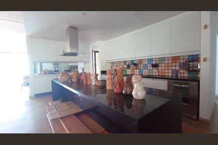 Casa à venda com 500m², 4 quartos e 4 vagas