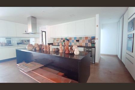 Casa à venda com 500m², 4 quartos e 4 vagas