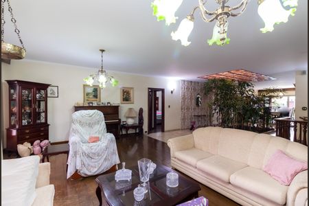 Casa para alugar com 360m², 3 quartos e 4 vagas Casa para alugar com 360m², 3 quartos e 4 vagasSala de Estar