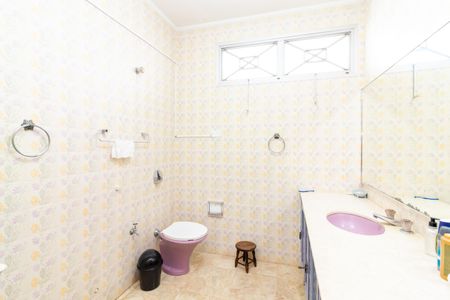 Casa para alugar com 360m², 3 quartos e 4 vagas Casa para alugar com 360m², 3 quartos e 4 vagasBanheiro 1