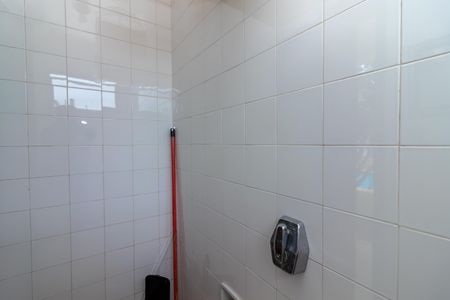 Casa para alugar com 360m², 3 quartos e 4 vagas Casa para alugar com 360m², 3 quartos e 4 vagasBanheiro de Serviço