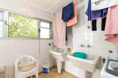 Casa para alugar com 360m², 3 quartos e 4 vagas Casa para alugar com 360m², 3 quartos e 4 vagasÁrea de Serviço 2