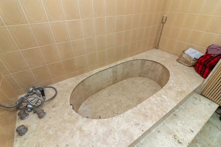 Casa para alugar com 360m², 3 quartos e 4 vagas Casa para alugar com 360m², 3 quartos e 4 vagasBanheiro da Suíte