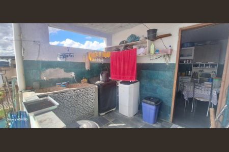 Casa à venda com 196m², 4 quartos e sem vaga