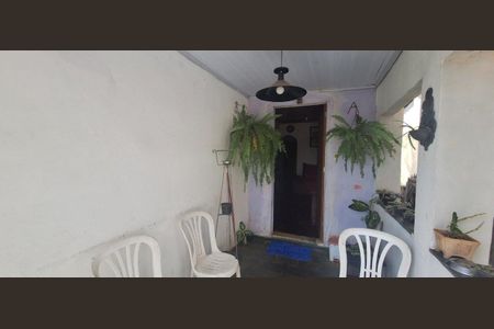 Casa à venda com 196m², 4 quartos e sem vaga
