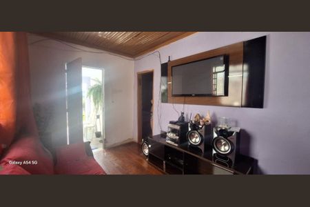 Casa à venda com 196m², 4 quartos e sem vaga