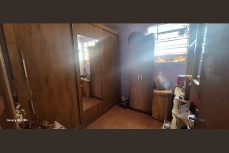 Casa à venda com 196m², 4 quartos e sem vaga