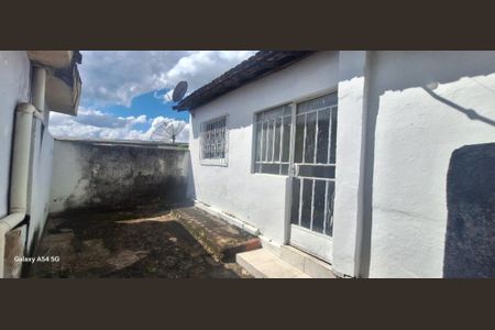 Casa à venda com 196m², 4 quartos e sem vaga