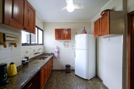 Apartamento para alugar com 328m², 4 quartos e 3 vagas Apartamento para alugar com 328m², 4 quartos e 3 vagasCozinha