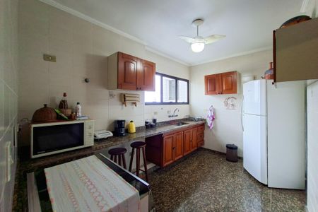 Apartamento para alugar com 328m², 4 quartos e 3 vagas Apartamento para alugar com 328m², 4 quartos e 3 vagasCozinha