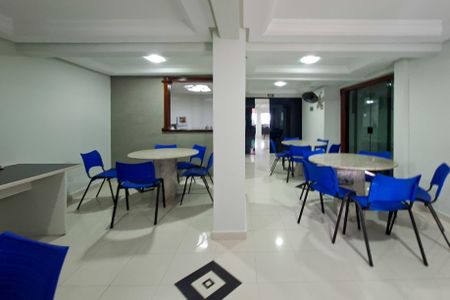 Apartamento para alugar com 328m², 4 quartos e 3 vagas Apartamento para alugar com 328m², 4 quartos e 3 vagasÁrea comum - Salão de festas