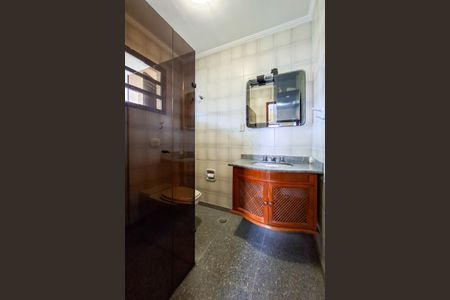 Apartamento para alugar com 328m², 4 quartos e 3 vagas Apartamento para alugar com 328m², 4 quartos e 3 vagasBanheiro da Suíte 2