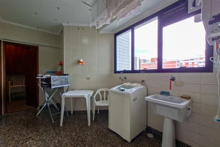 Apartamento para alugar com 328m², 4 quartos e 3 vagas Apartamento para alugar com 328m², 4 quartos e 3 vagasÁrea de Serviço