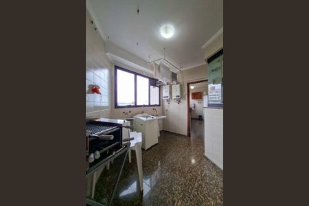 Apartamento para alugar com 328m², 4 quartos e 3 vagas Apartamento para alugar com 328m², 4 quartos e 3 vagasÁrea de Serviço