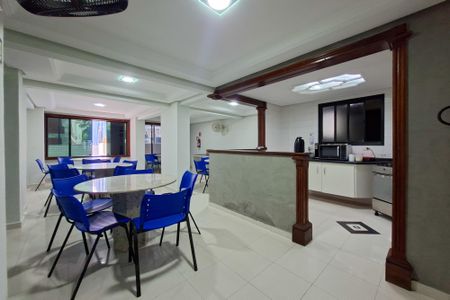 Apartamento para alugar com 328m², 4 quartos e 3 vagas Apartamento para alugar com 328m², 4 quartos e 3 vagasÁrea comum - Salão de festas