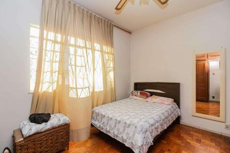 Casa à venda com 3 quartos, 280m² em Santa Efigênia, Belo Horizonte