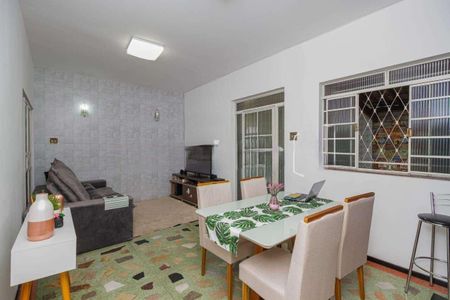 Casa à venda com 3 quartos, 280m² em Santa Efigênia, Belo Horizonte