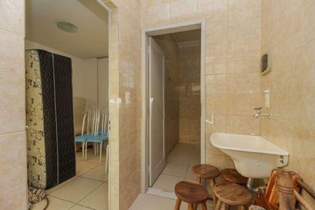 Casa à venda com 3 quartos, 280m² em Santa Efigênia, Belo Horizonte