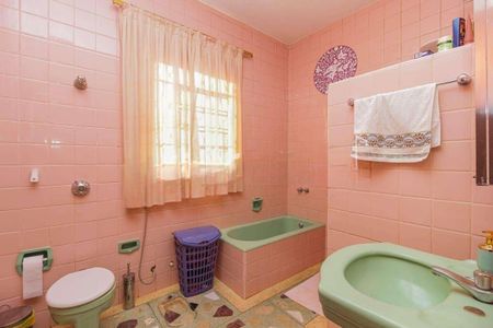 Casa à venda com 3 quartos, 280m² em Santa Efigênia, Belo Horizonte