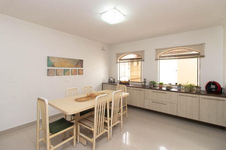 Casa à venda com 355m², 4 quartos e 8 vagasCopa