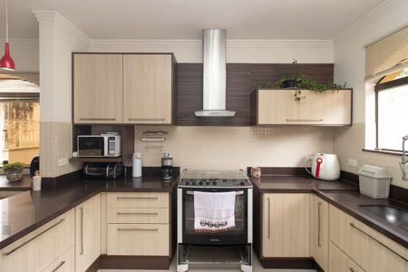 Casa à venda com 355m², 4 quartos e 8 vagasCozinha