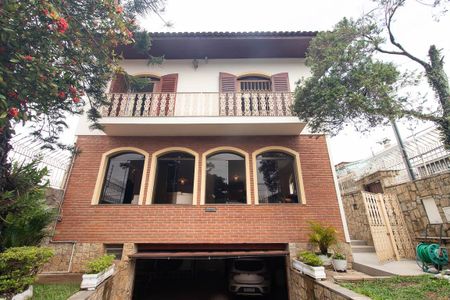 Casa à venda com 355m², 4 quartos e 8 vagasFachada