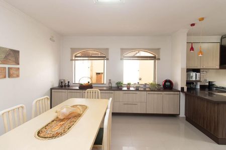 Casa à venda com 355m², 4 quartos e 8 vagasCopa