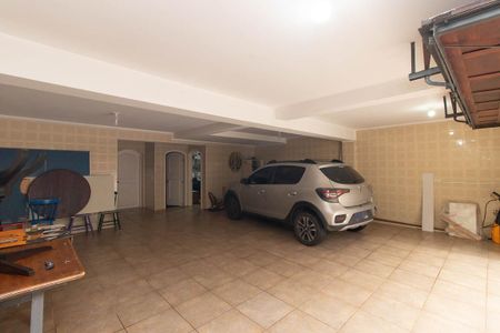 Casa à venda com 355m², 4 quartos e 8 vagasGaragem